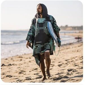 Nomadix poncho towel OS